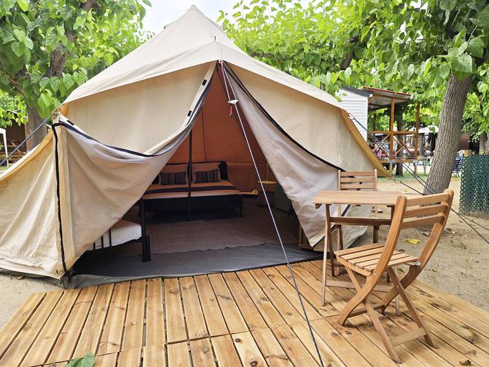 Alquiler vacacional para 3 personas, con terraza y piscina en Maresme