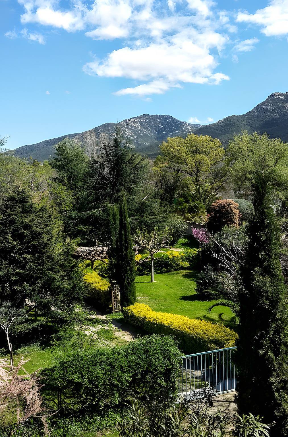 Maison de Vacances 'Jonquille' avec Vue sur la Montagne, Terrasse Privée et Wi-Fi in Sorède, Côte méditerranéenne (France)