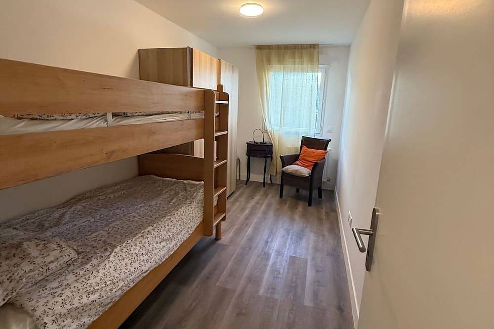 Entire apartment, Magnificent three-room apartment with large garden in Paris Malakoff in Malakoff, Hauts-de-Seine
