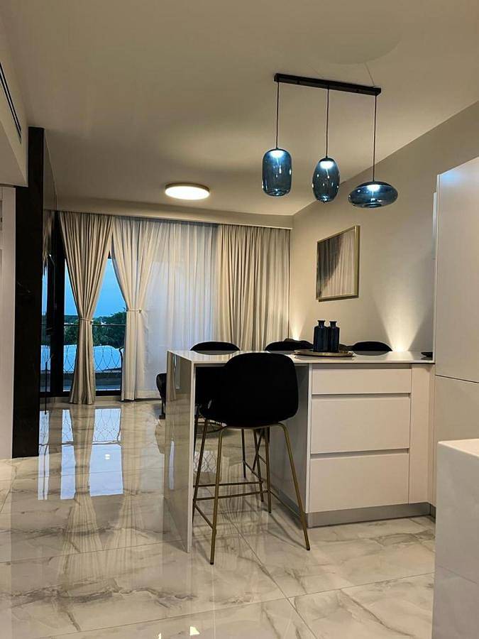 Appart’hôtel pour 5 personnes, avec vue et piscine ainsi que jardin et sauna