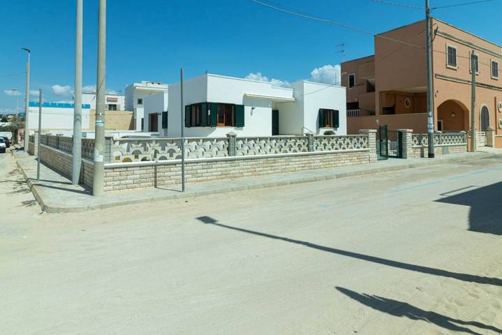 Casa Vacanza Sea Front  in Spiaggia di Torre Pali (Salve), Salve