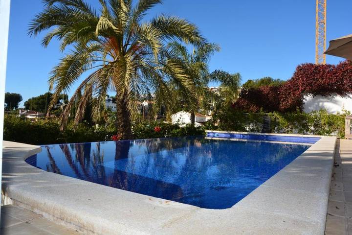 Chalet para 10 personas, con Balcón y Jacuzzi además de Terraza y Jardín en Provincia de Barcelona - 2