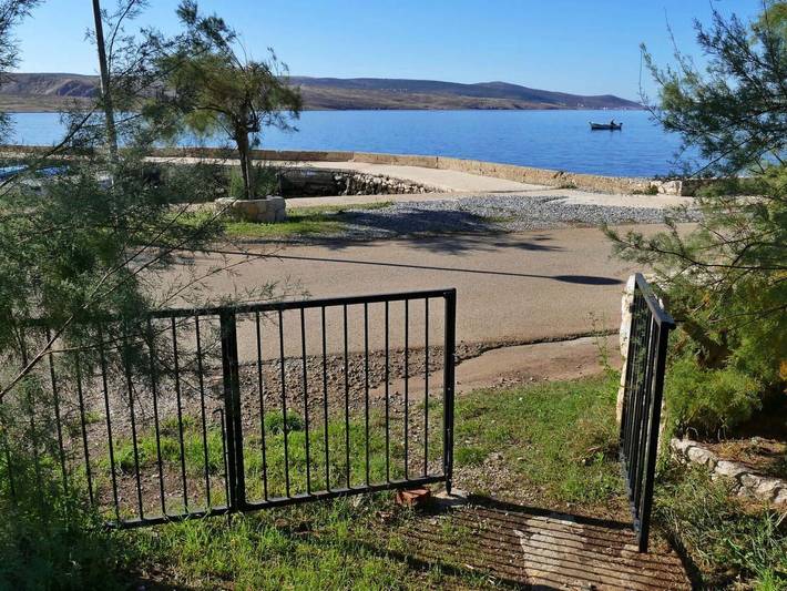 Ferienhaus für 4 Personen, mit Terrasse und Garten in Zadar