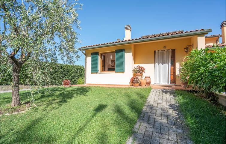 Air-Conditioned Vacation Apartment in Lajatico in Lajatico, Pisa Province