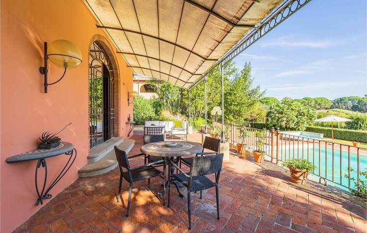 Cozy 350sqft Apartment with Pool & Internet near Restaurant in Fucecchio, Province de Florence