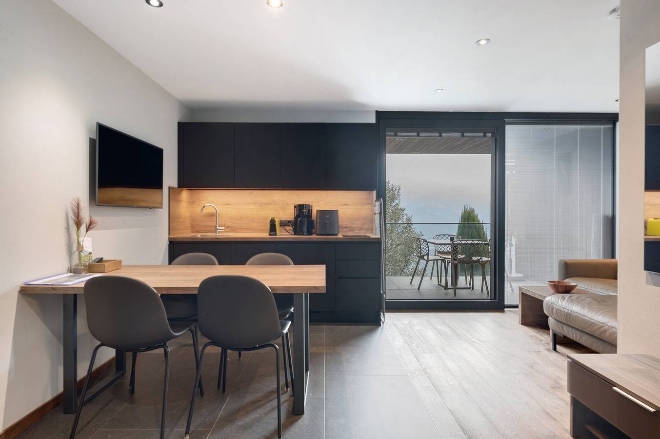 Ganze Wohnung, Ferienwohnung 'Helena' mit Bergblick, Gemeinschaftspool und Wi-Fi in Marling, Ortleralpen
