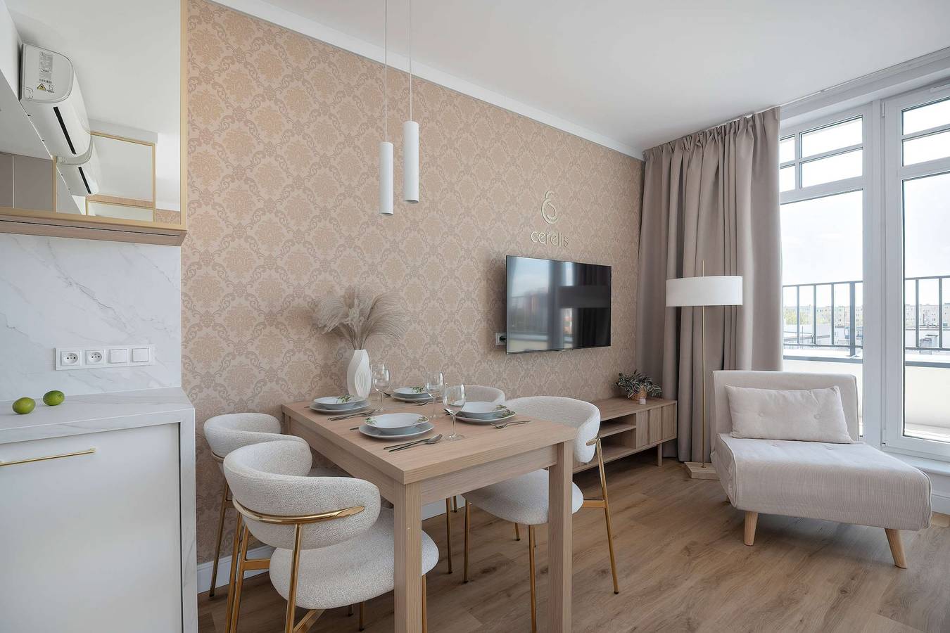 Ganzes Studio, Stylish Studio with a Balcony | A Place to Work in Ciechocinek, Kujawien-Pommern