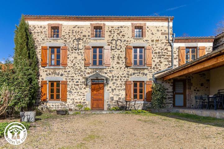 Gîte pour 6 personnes, avec Terrasse ainsi que Jardin et Vue