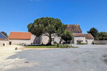 Gîte pour 4 personnes, avec terrasse dans Douadic
