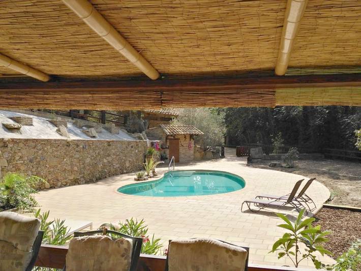 Casa rural para 10 personas, con Terraza y Jardín además de Piscina y Vistas en Riudellots de la Selva - 2