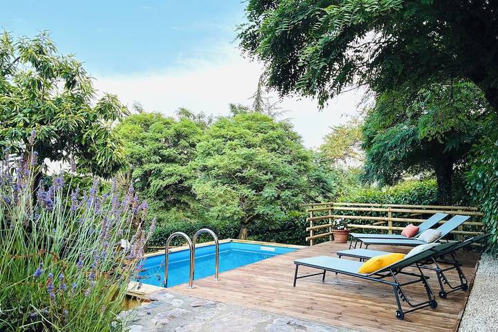 Location de vacances pour 6 personnes, avec balcon et jardin, animaux acceptés à Saint-Pierre-Saint-Jean