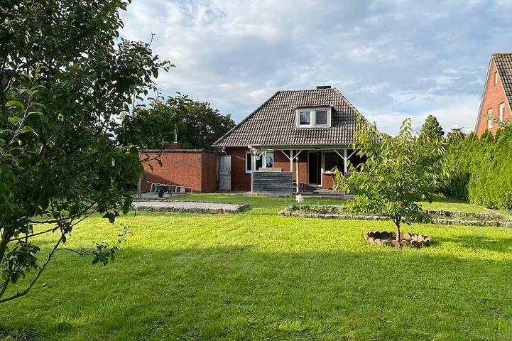 Ferienhaus für 7 Personen, mit Terrasse und Garten in Emden