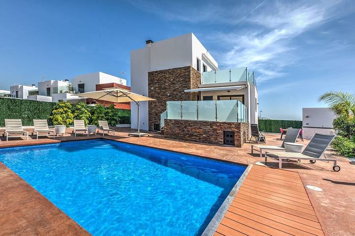 Chalet pour 8 personnes, avec jardin et jacuzzi - 1