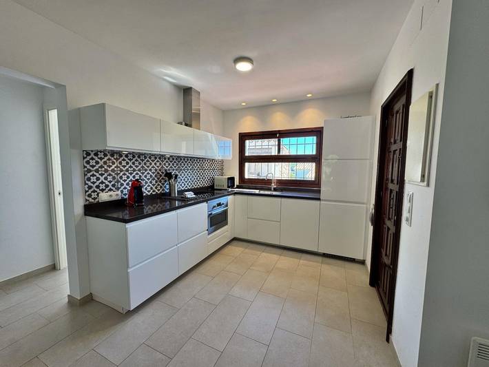 Chalet para 8 personas, con jardín además de terraza y piscina, Se admiten mascotas en Cataluña - 4