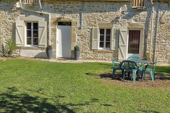 Gîte pour 6 personnes, avec jardin et terrasse à Menou
