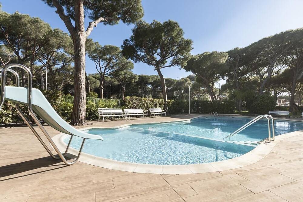 Entire apartment, Pool Bbq Apartment in Castelldefels in Castelldefels, Baix Llobregat
