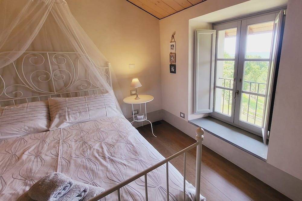 Gerestaureerde boerderij met privé zwembad, onovertroffen uitzicht en Wifi! in Castelnuovo di Garfagnana, Garfagnana