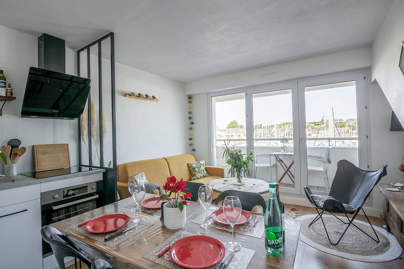 Ganze Wohnung, La Chaloupe - Appartement avec balcon vue sur le port in Dahouët, Pléneuf-Val-André