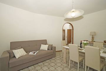 Location De Vacances pour 6 Personnes dans Maderno, Toscolano-Maderno, Photo 2