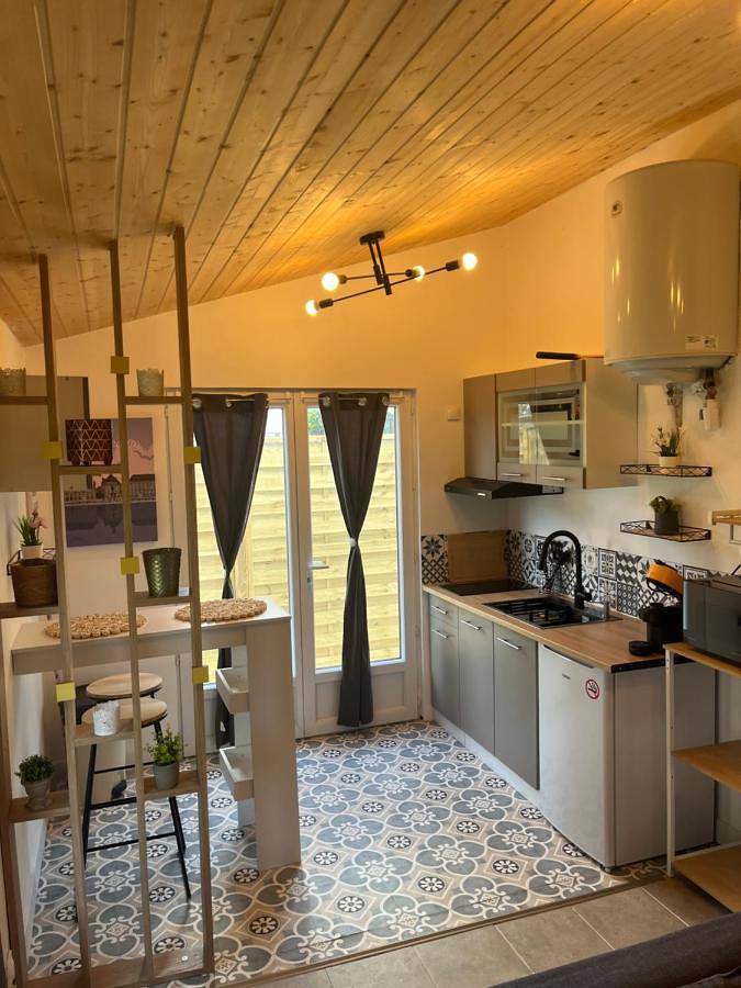 Location de vacances pour 2 personnes, avec terrasse et jardin à Ambarès-et-Lagrave - 3