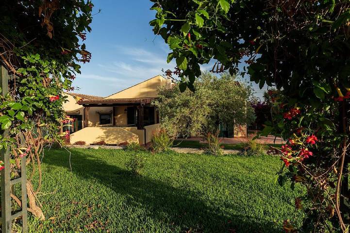 Vacation rental for 12 people, with Balcony and Terrace as well as Yard in Taormina
