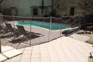 Gîte pour 6 personnes, avec piscine et terrasse à Montaren-et-Saint-Médiers