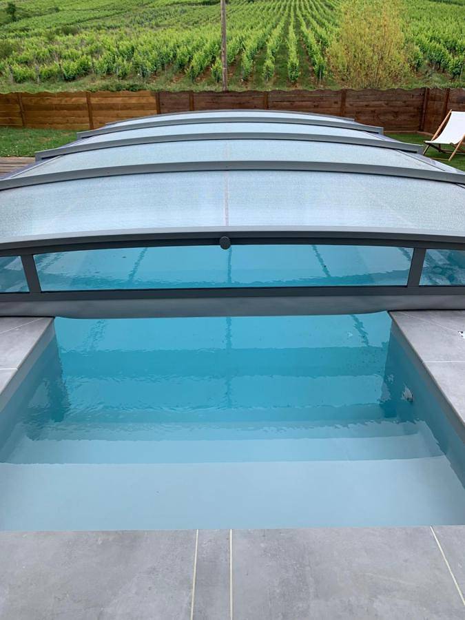 Gîte pour 2 personnes, avec vue ainsi que piscine et jardin à Arbois (homonymie) - 2
