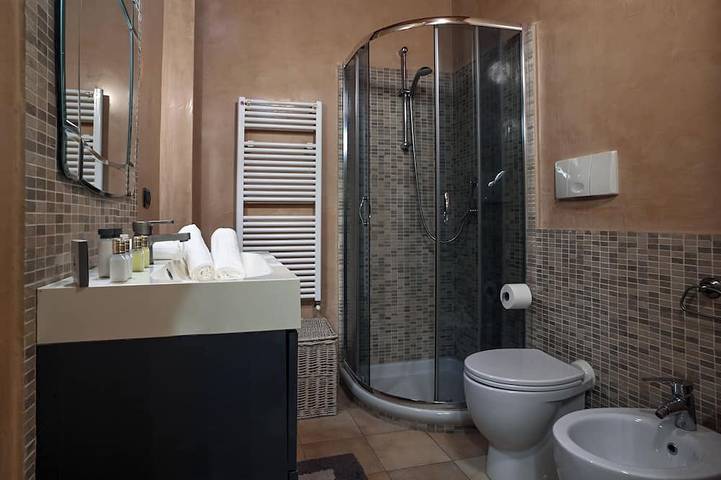 Apartamento entero, Elegant loft in the center of Prato, a 20-minute train ride from Florence in Prato, Provincia de Prato