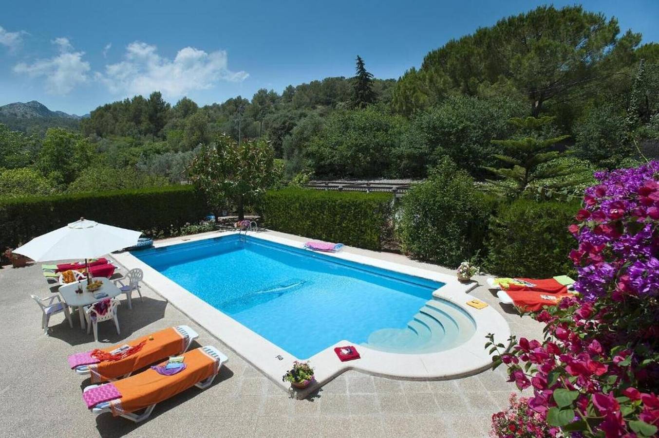 Finca Villa Rotger, avec vue sur les montagnes, piscine, jardin et Wi-Fi. in Pollença Town, Pollença