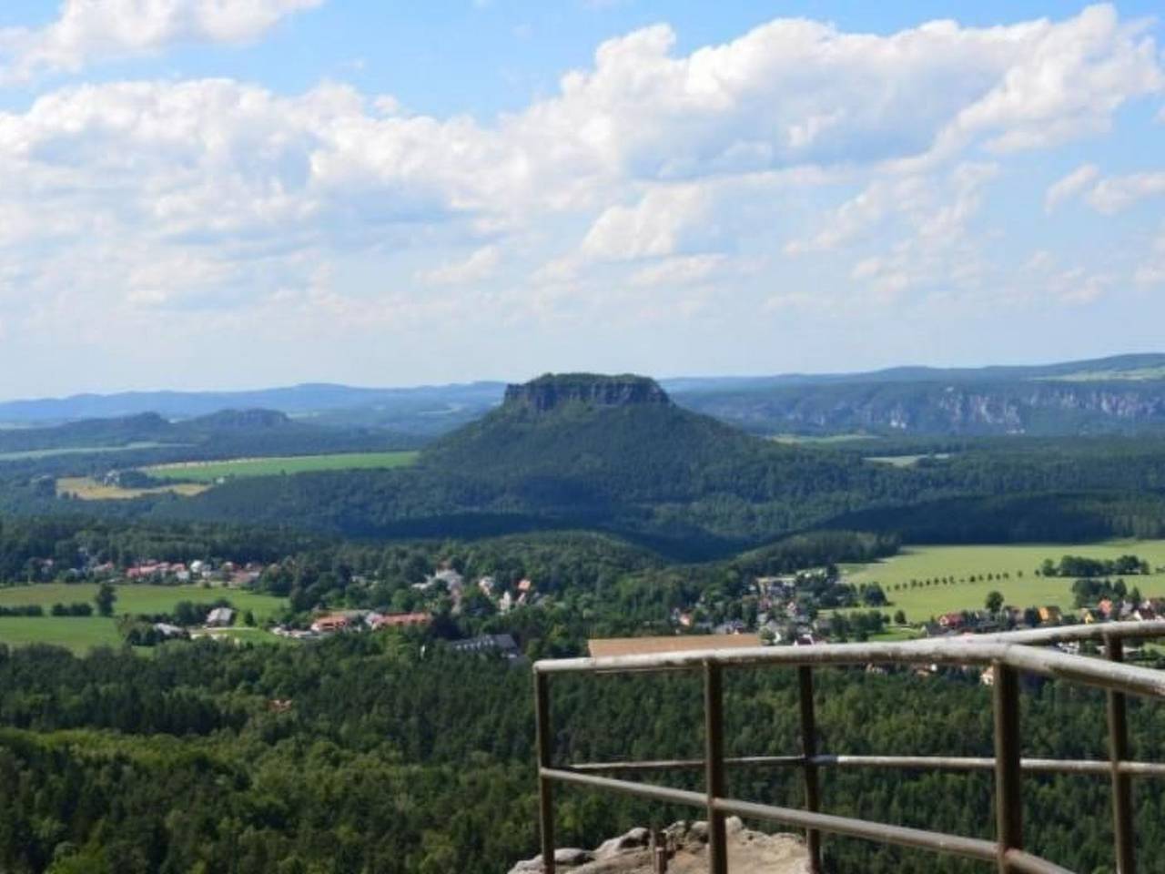 Gemütliche 140 m² große Wohnung, 2 km vom Stadtzentrum von Struppen entfernt in Struppen, Elbsandsteingebirge