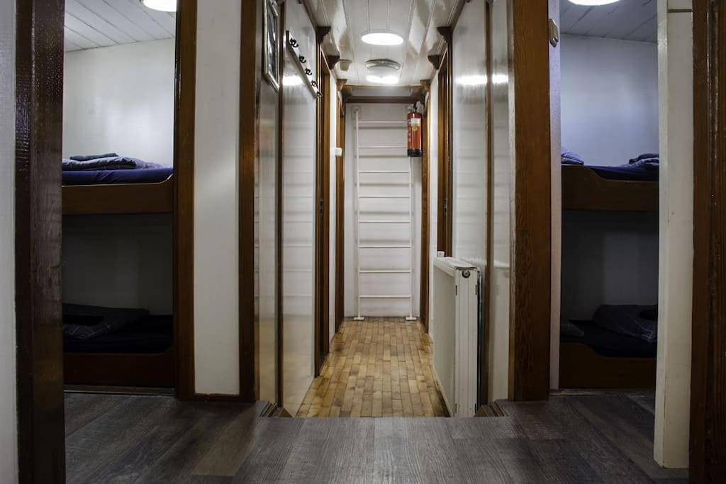 Mobile Home in Leeuwarden, Nederlandse Noordzeekust