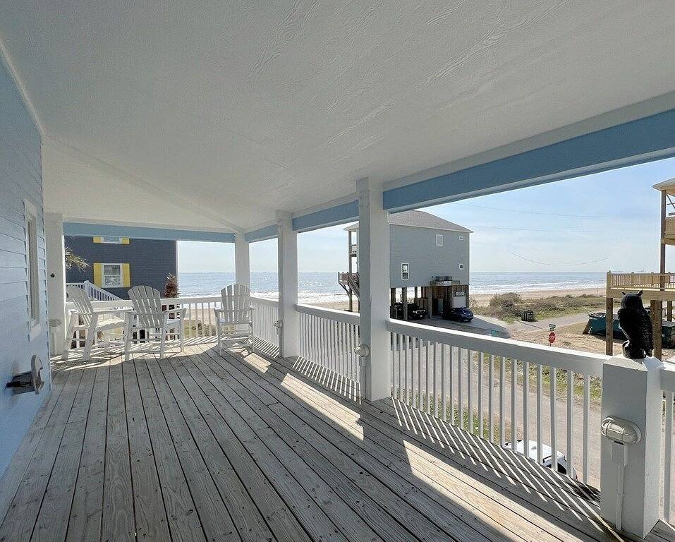 Dacha Iii - 2. Reihe, einfacher Zugang zum Strand, tolle Aussicht auf den Golf, 11 Schlafplätze. in Crystal Beach, Galveston County