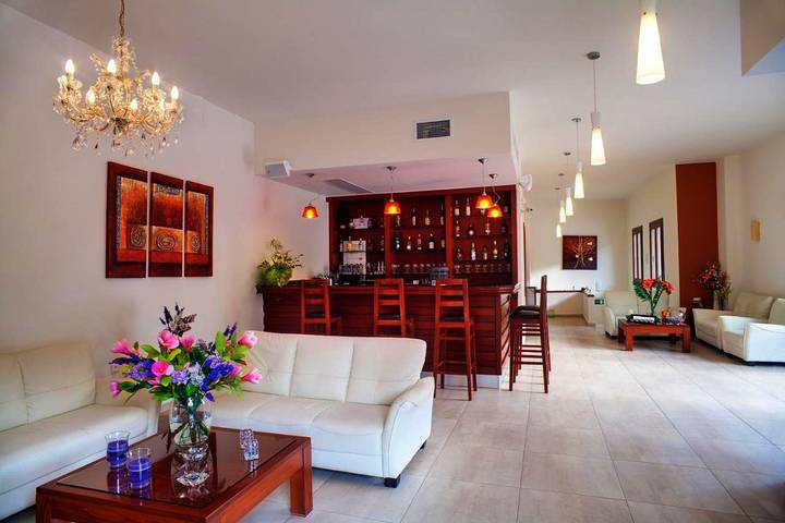 Location de vacances pour 2 personnes, avec jardin et vue dans Soúgia - 3