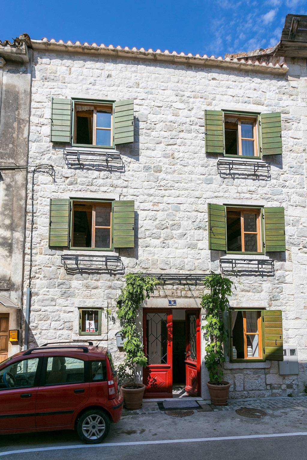 Entire apartment, One bedroom apartment with air-conditioning Kaštel Stari, Kaštela A-21199-a in Kastel Novi, Kaštela