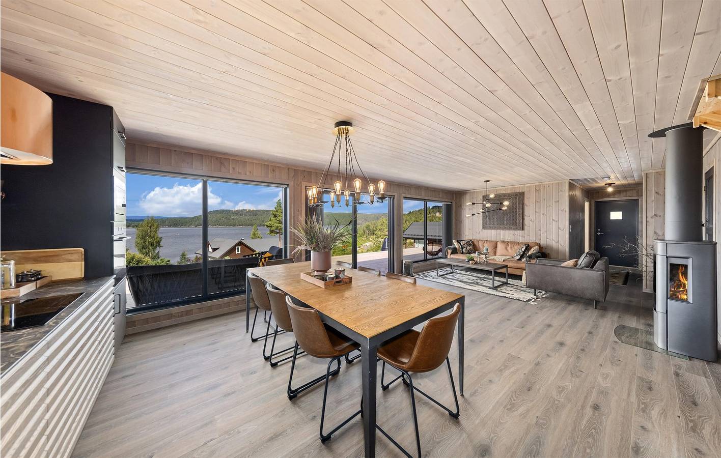 Feriehus for 7 personer med innsjøutsikt in Drangedal 