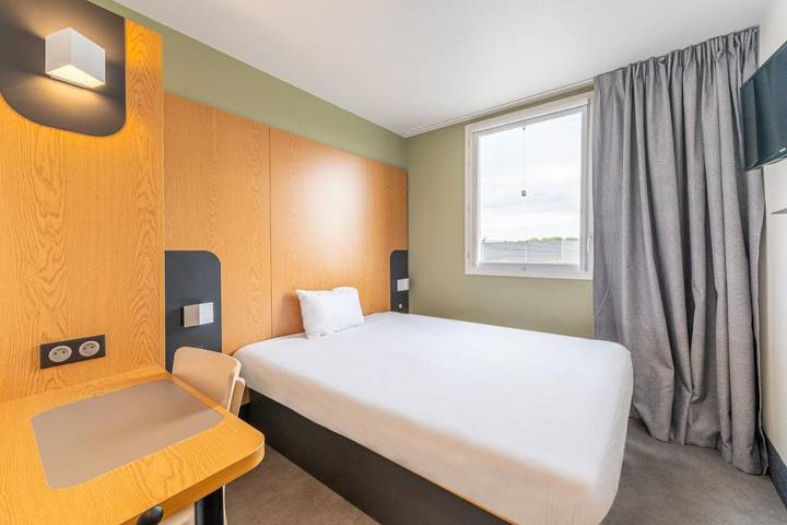 Hôtel pour 2 personnes à Lieusaint - 2