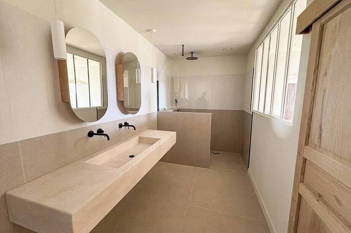 Location de vacances pour 10 personnes, avec Balcon ainsi que Jardin et Piscine à Sanilhac - 4