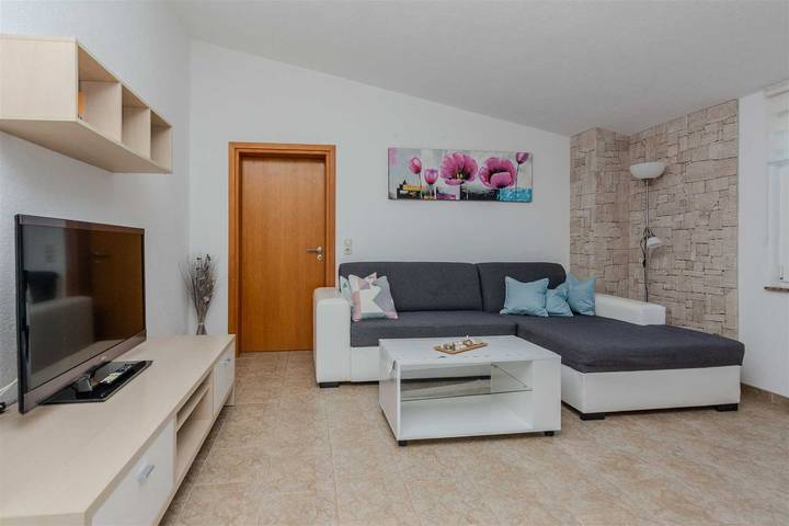 Gîte pour 4 personnes, avec balcon et balcon/terrasse dans Vir - 3