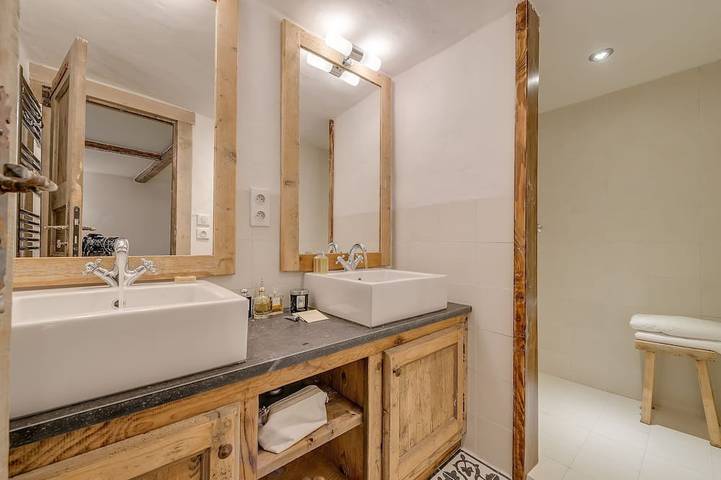 Duplex, 1 chambre, station de Sainte-Foy-Tarentaise, 2/ 4 pers. in Sainte-Foy-Tarentaise, Massif du Ruitor