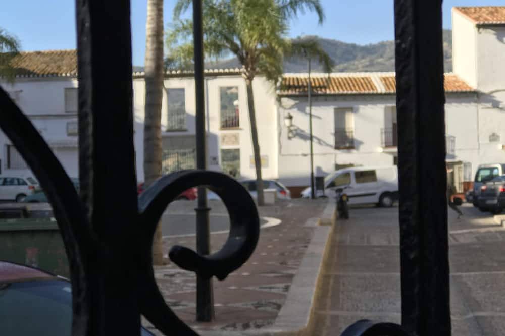 Casa Plaza Baja - 100 year old, character property in Álora in Álora, Málaga Province