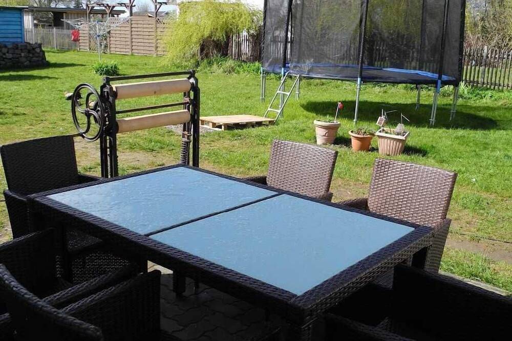 Ganze Wohnung, Ferienwohnung Boddenblick - Ferienwohnung Boddenblick in Polchow, Glowe