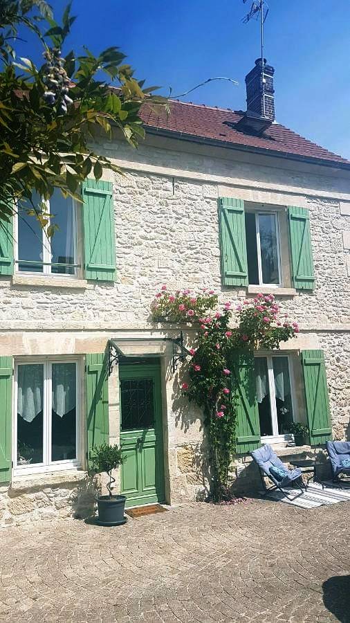 Cottage pour 3 personnes, avec vue et jardin à Fleurines