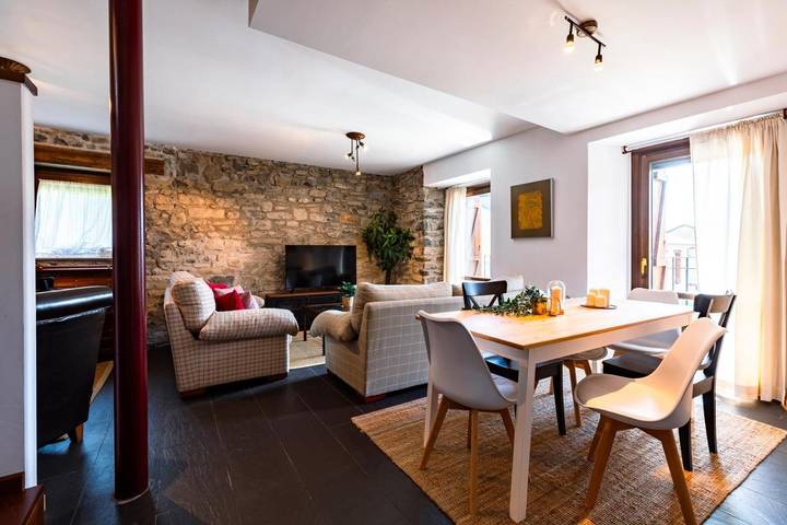 Location de vacances pour 12 personnes, avec jardin et vue à Castiello de Jaca - 2