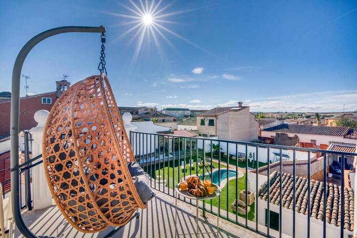 Casa rural para 12 personas, con jardín además de piscina y vistas, Familias con niños en Totanés