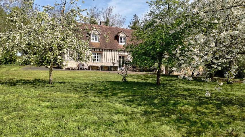 Location de vacances pour 14 personnes, avec vue et terrasse, animaux acceptés à Varaville