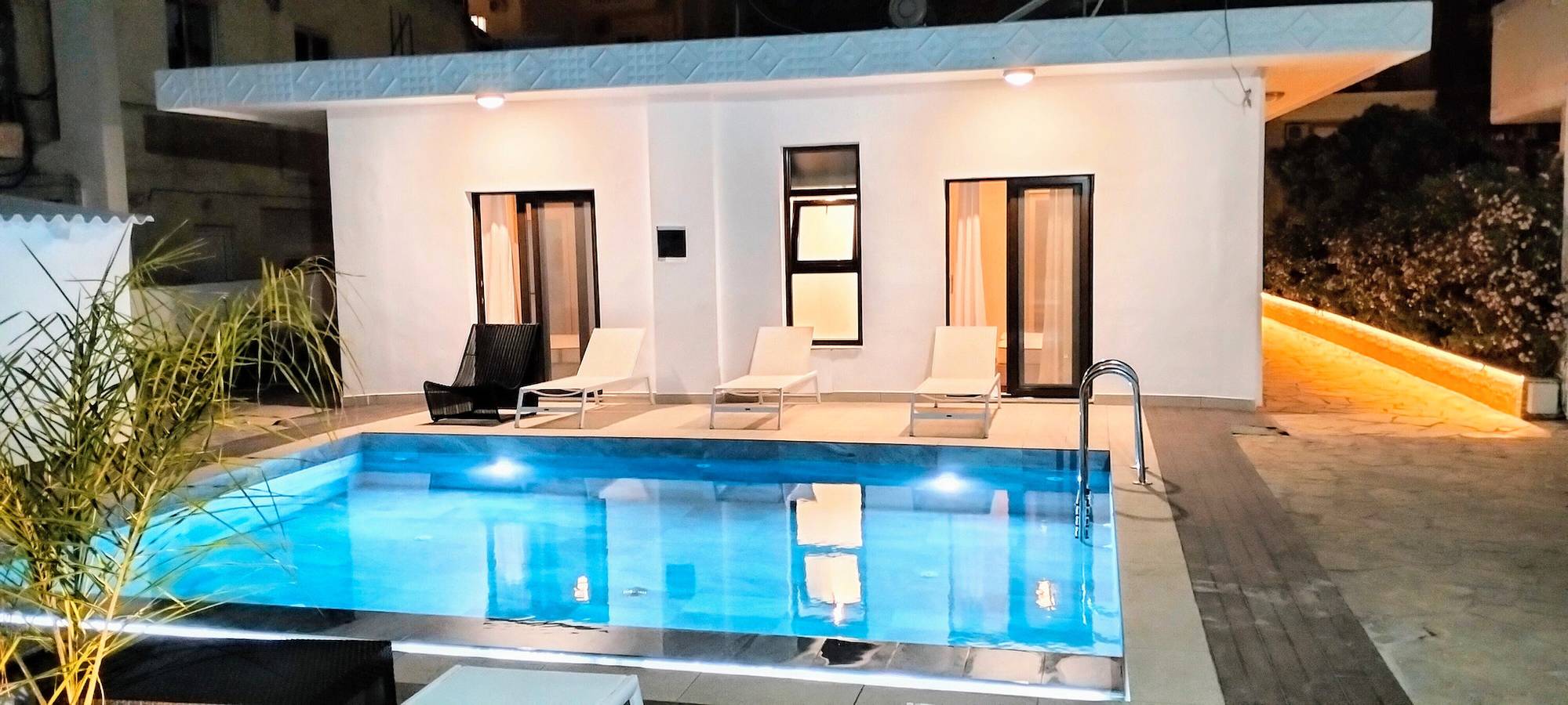 Villa 'Luxsuites' with Sea View, Wi-Fi and Air Conditioning in Chania region