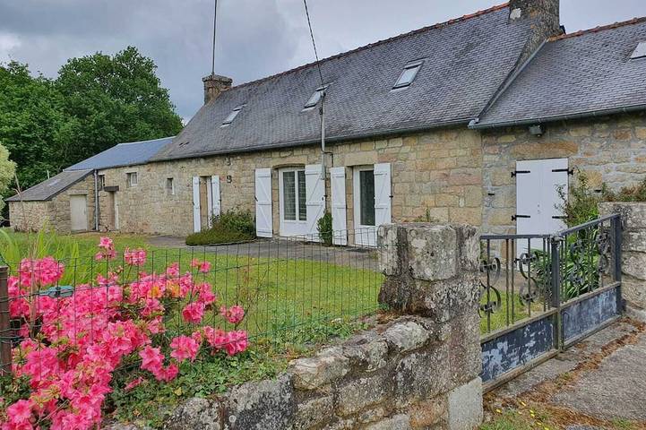 Location de vacances pour 9 personnes, avec Jardin à Mellionnec