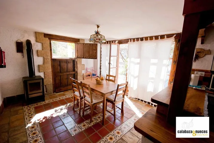 Casa rural para 2 personas, con vistas además de jardín y balcón - 1