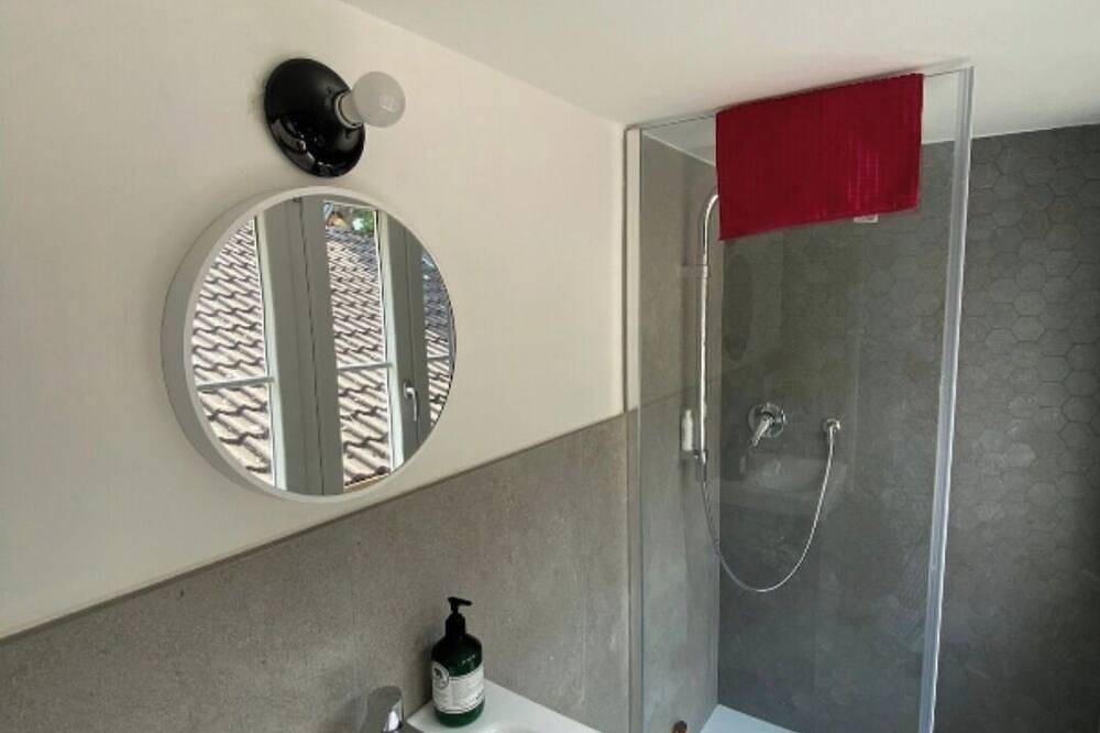 Geheel appartement, Charming accommodation on Lake Maggiore in Oggebbio, Gemeente Oggebbio