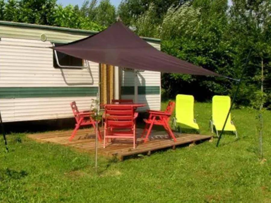 Camping Naturiste Le Champ de Guiral - Wohnwagen 2 personen - Ohne Sanitäranlagen in Anglars-Nozac, Quercy